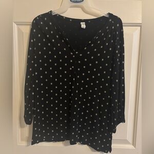 Women’s Old Navy black and cream quarter length sleeve blouse-size small